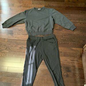 Uniqlo Sweat suit